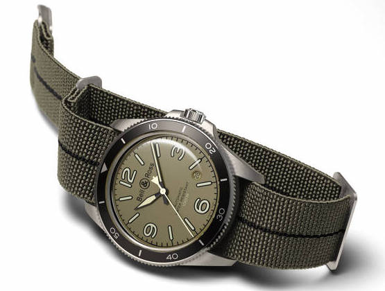 Bell & Ross Watch Vintage BR V2-92 Military Green Bracelet D - Image 2
