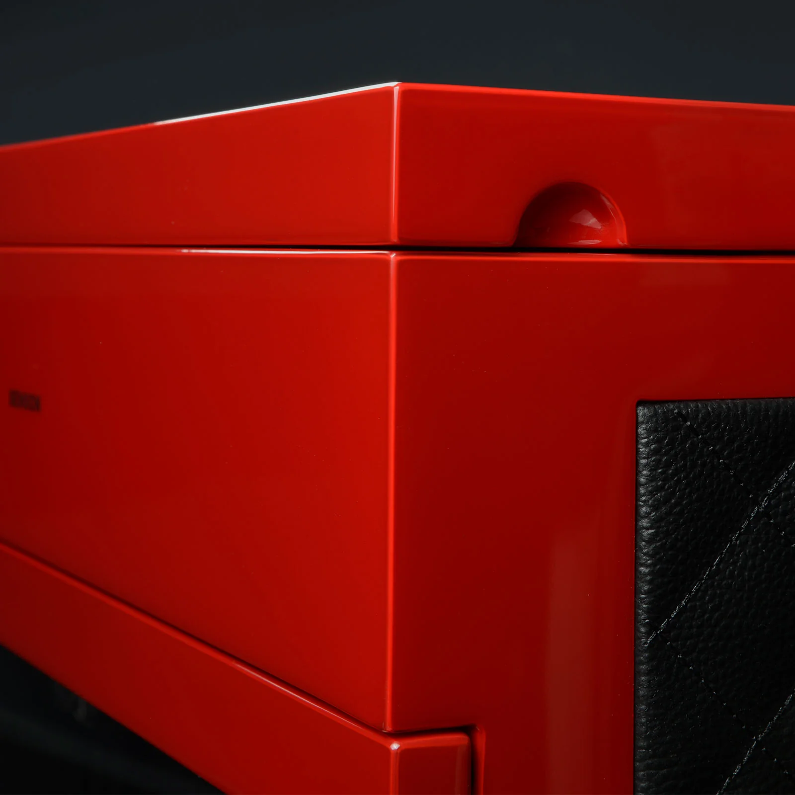 Benson Watch Winder Black Series 6.16 LE Red/black leather - Image 6