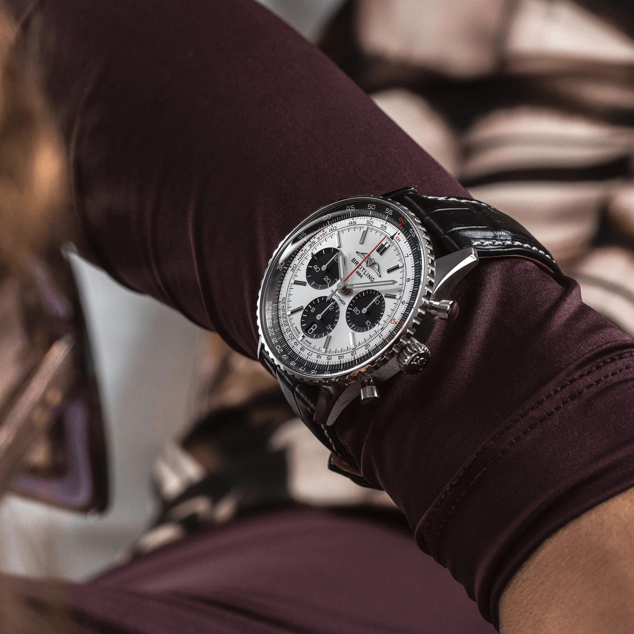Breitling Navitimer B01 43 Black Croc Folding Clasp Watch - Image 5