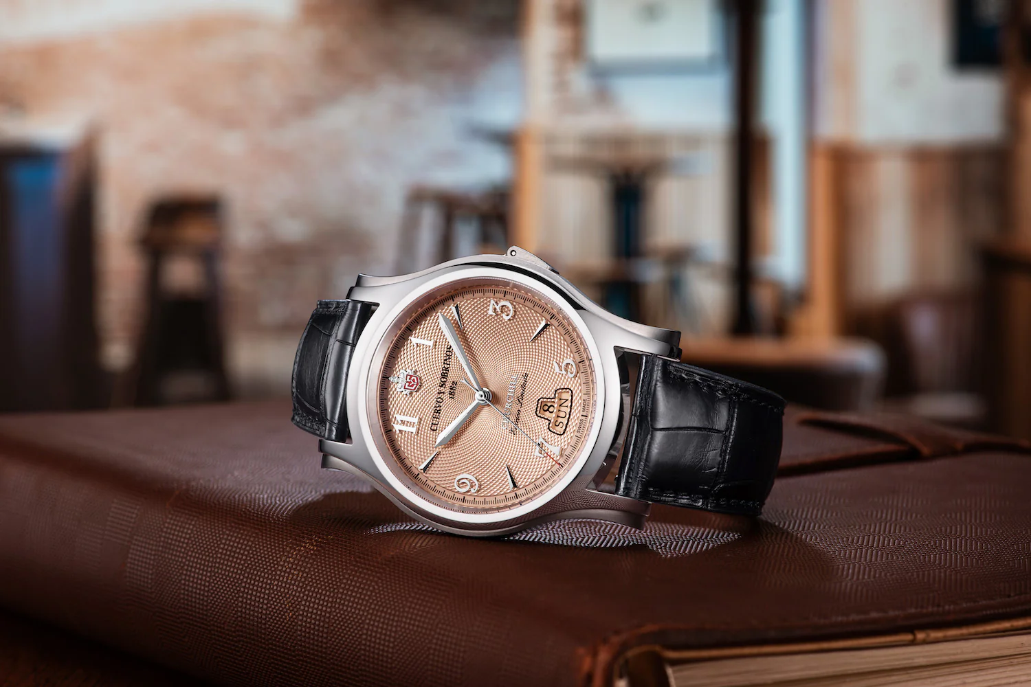 Cuervo y Sobrinos Watch Robusto Churchill Day Date Limited Edition - Image 8