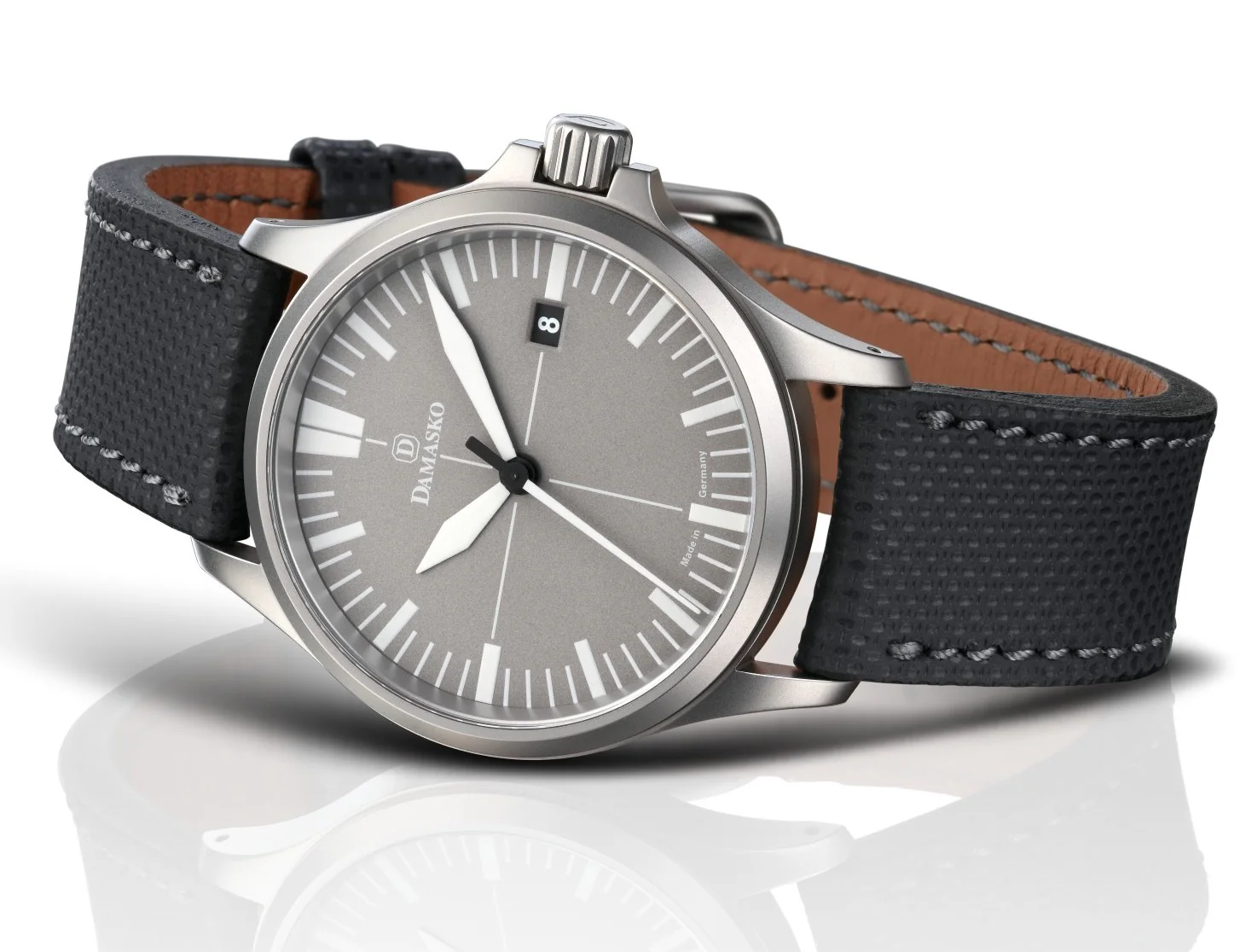 Damasko Watch DS 30 Grey Louis Black Leather Pin - Image 4