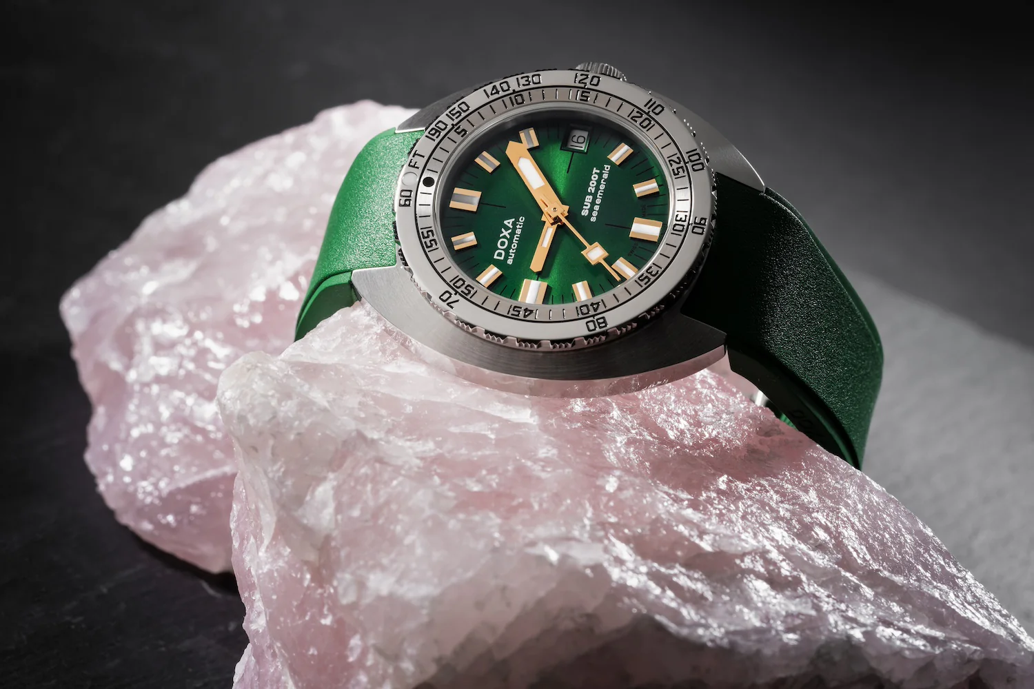Doxa SUB 200T Sea Emerald Sunray Watch - Image 4