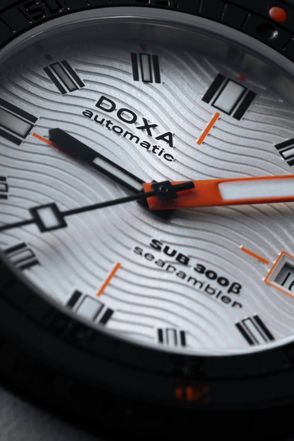Doxa SUB 300 Beta Ceramic Steel Searambler Bracelet Watch - Image 4