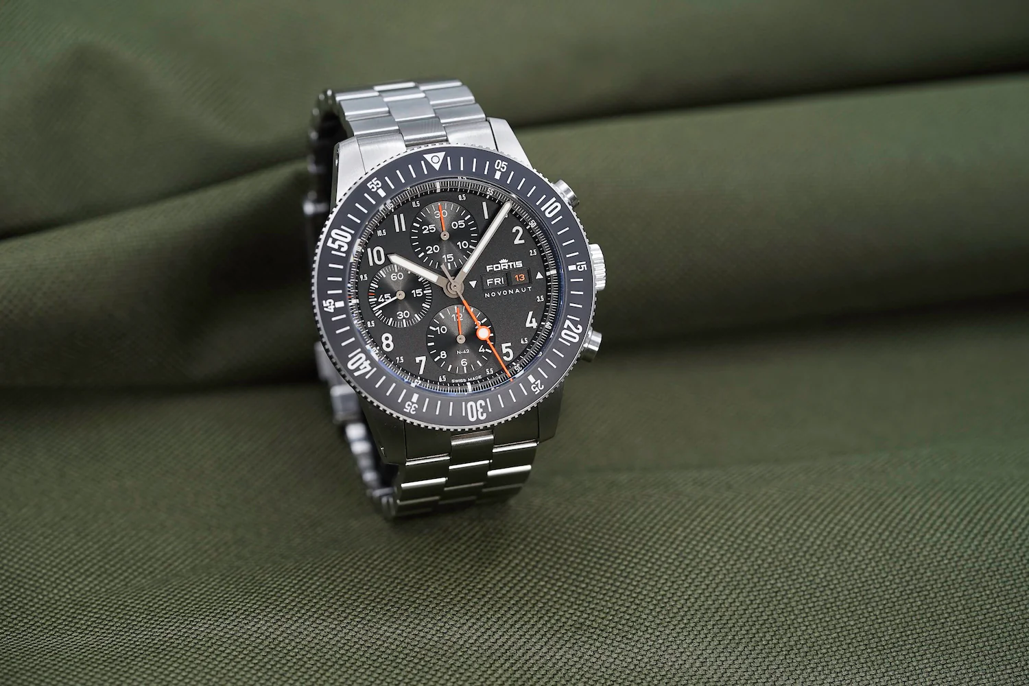 Fortis Novonaut N-42 Legacy Edition Bracelet Watch - Image 6