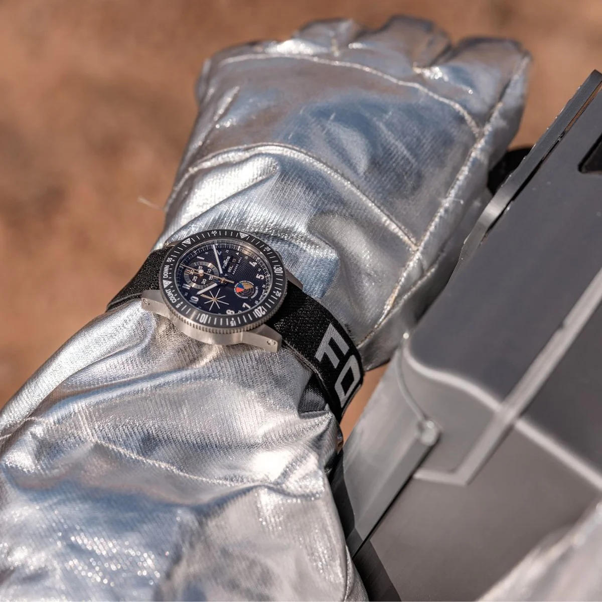 Fortis Watch Novonaut N-42 Amadee 24 Limited Edition - Image 3
