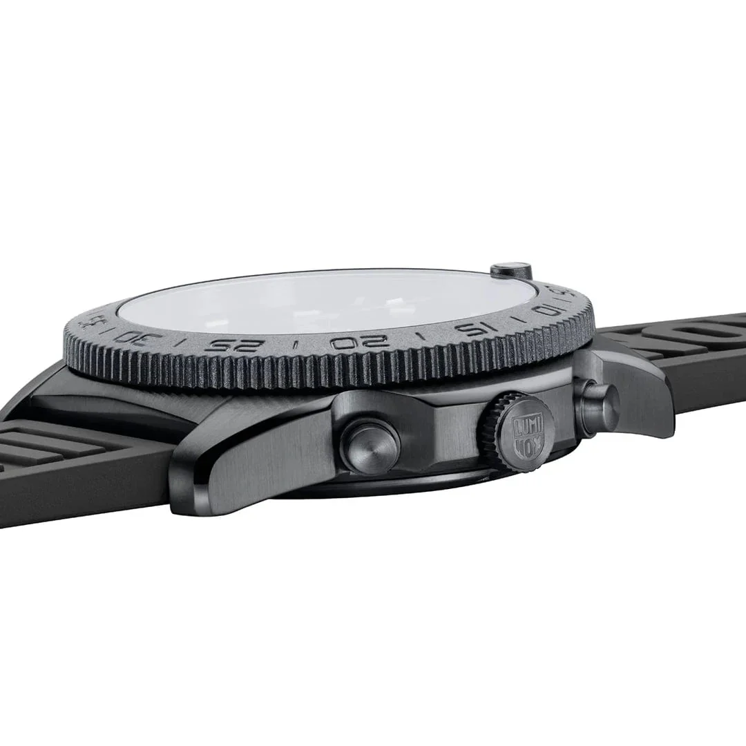 Luminox Pacific Diver Chronograph 44mm 3140 Series Blackout Watch - Image 6