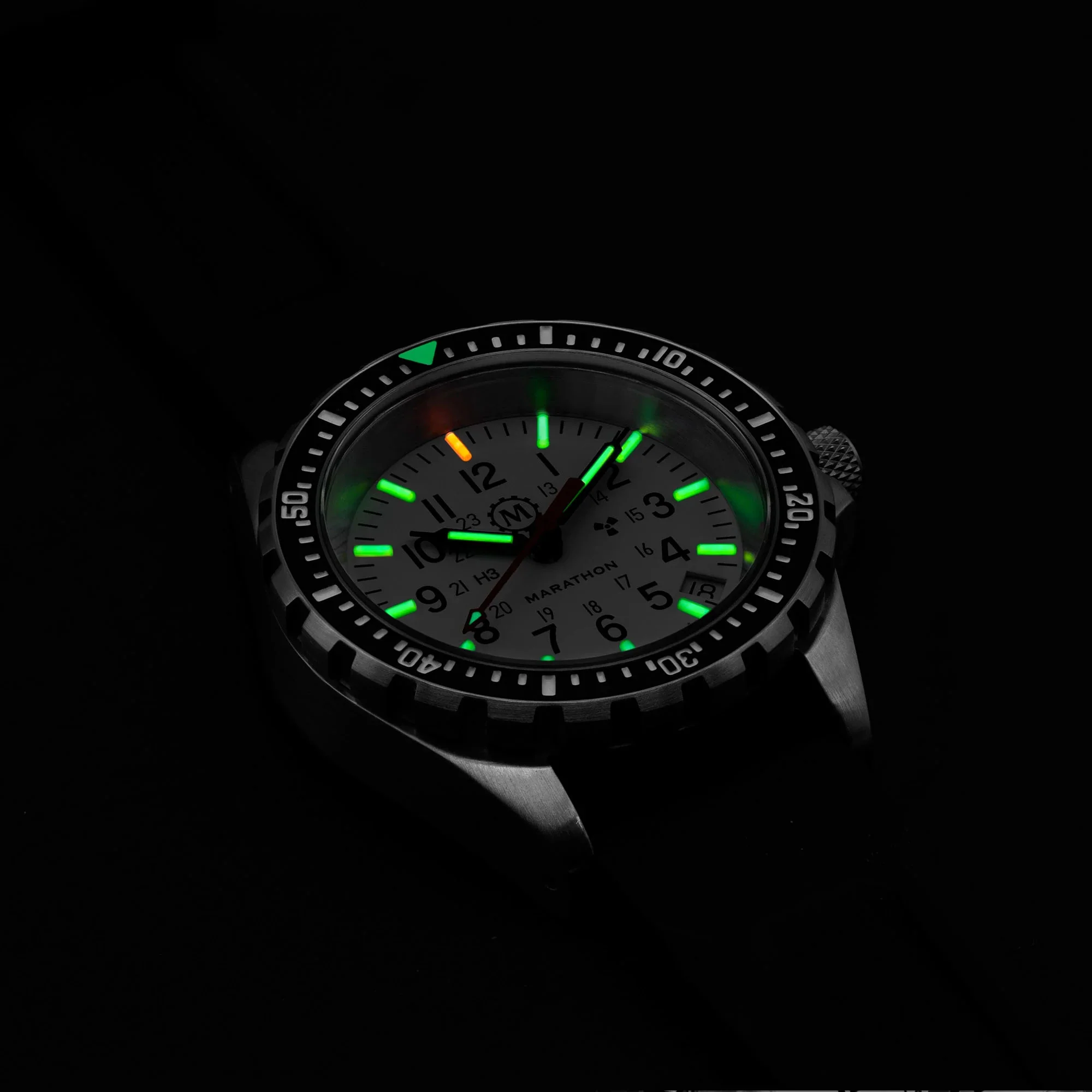 Marathon Dive Medium Arctic Edition Divers Quartz MSAR Quartz Watch - Image 3