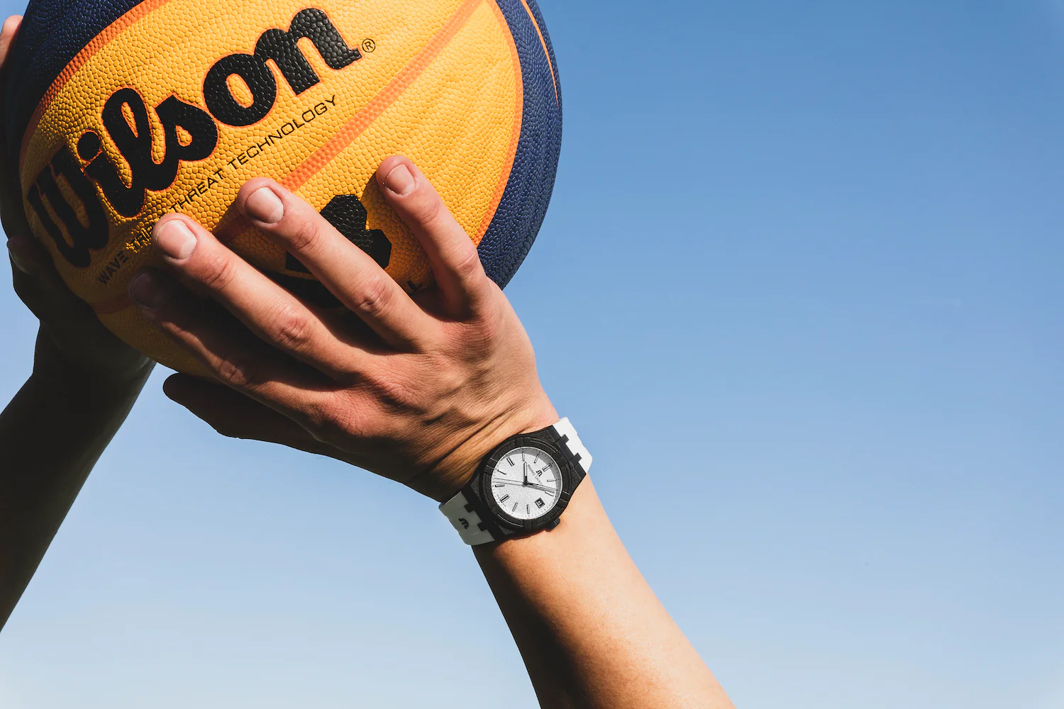 Maurice Lacroix Aikon Quartz TIDE FIBA Special Edition D - Image 2