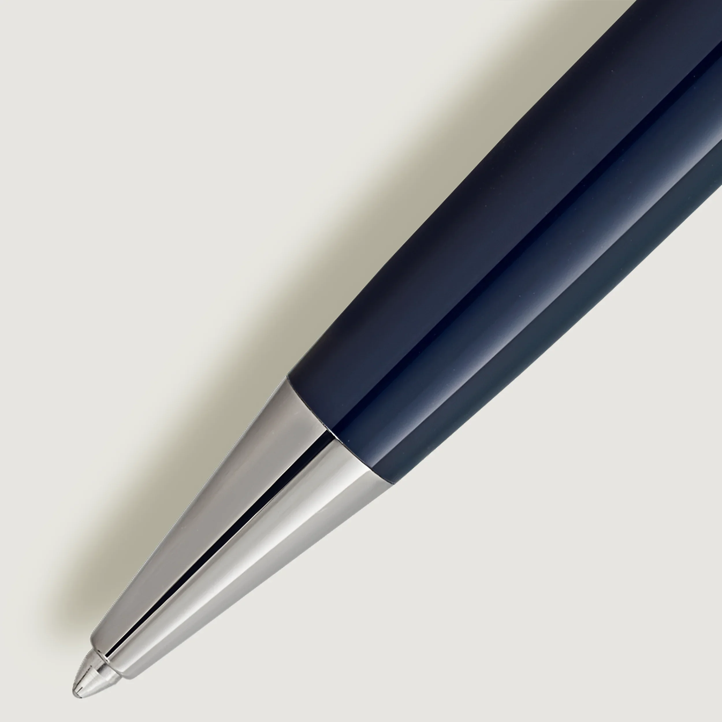 Montblanc Meisterstück Around the World in 80 Days Classique Ballpoint - Image 2
