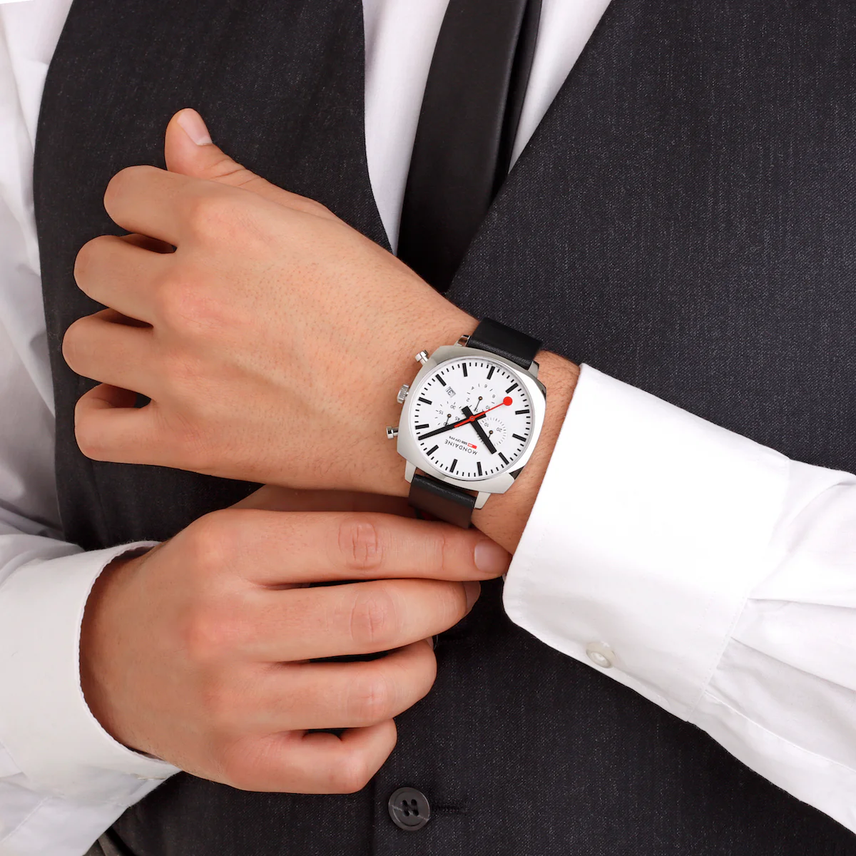 Mondaine Official Swiss Railways Cushion Set Watch - Image 8