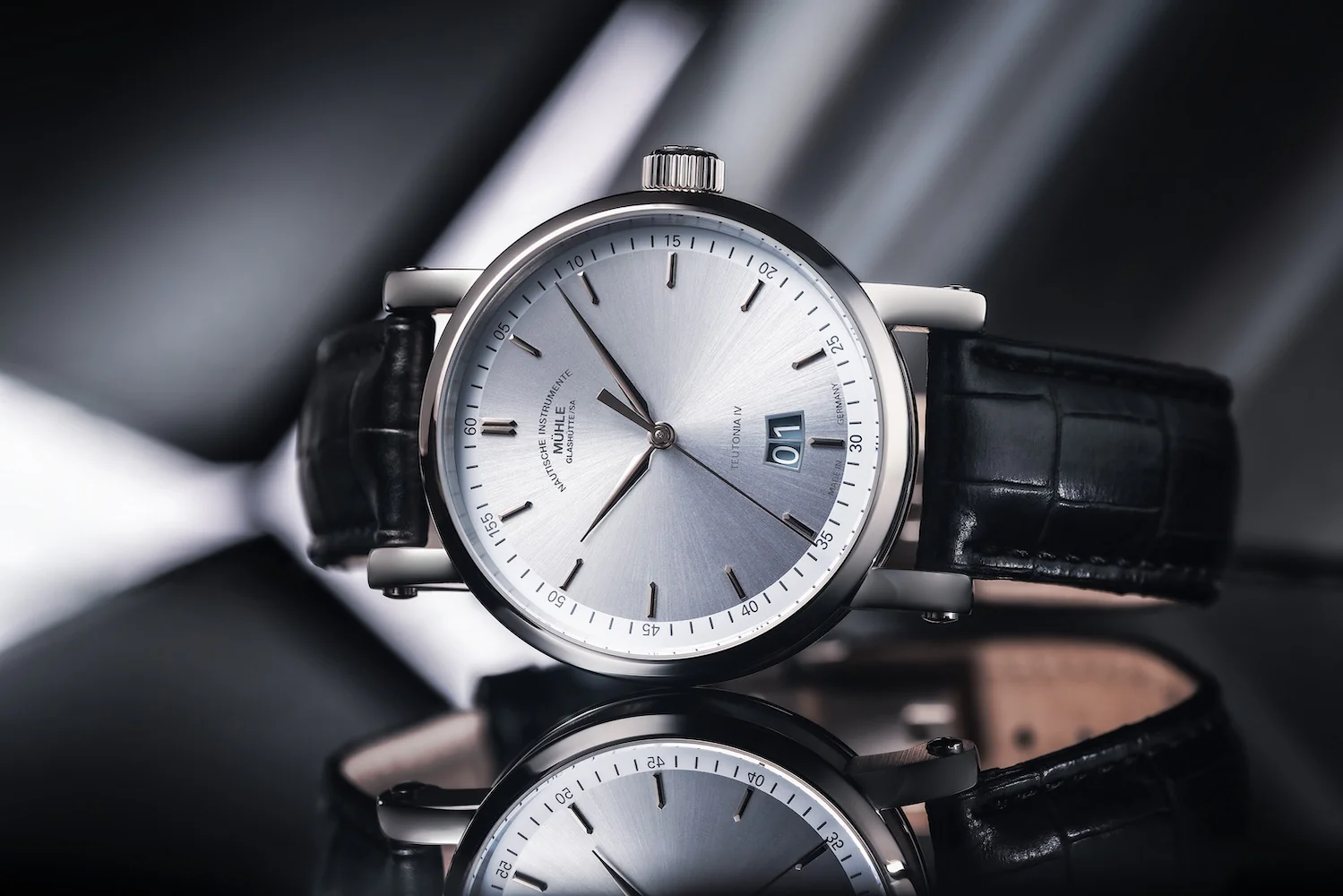 Muhle Glashutte Teutonia IV Big Date Limited Edition Watch - Image 3