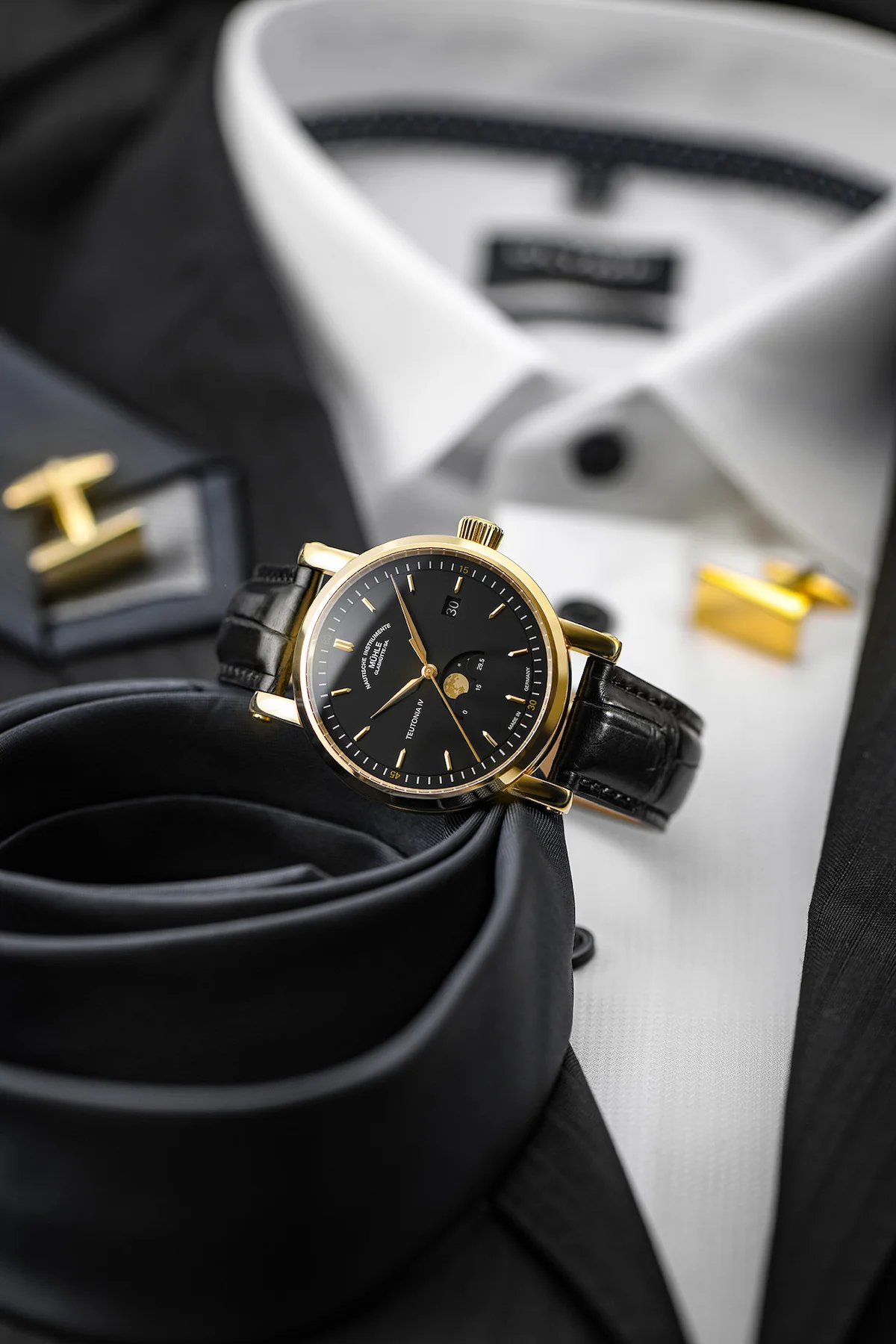 Muhle Glashutte Teutonia IV Moonphase Gold Limited Edition - Image 3