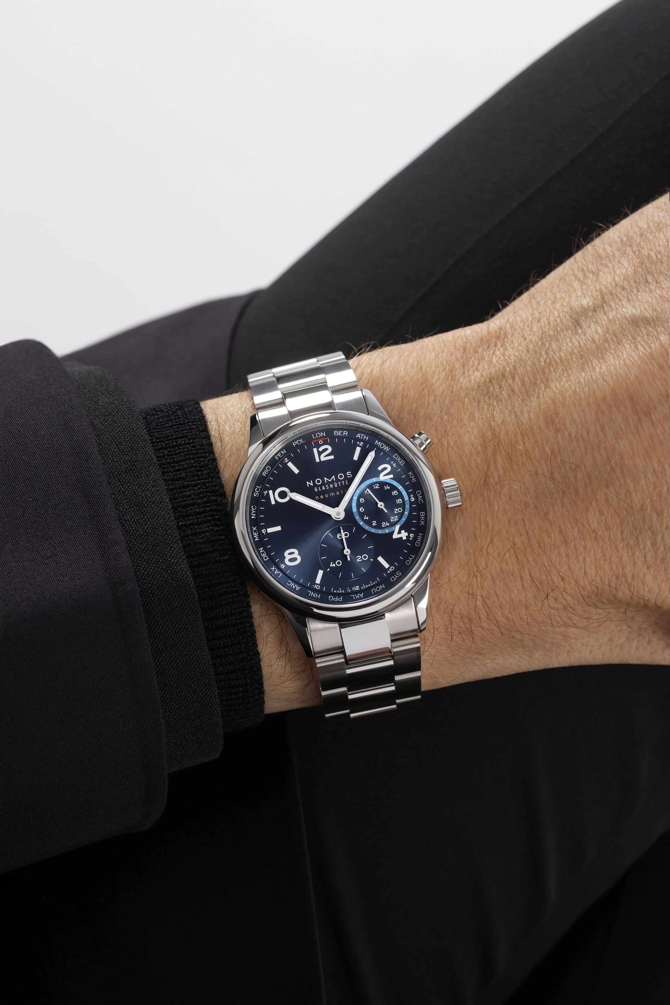 Nomos Glashutte Club Sport Neomatik Worldtimer Blue Sapphire Crystal Watch - Image 5