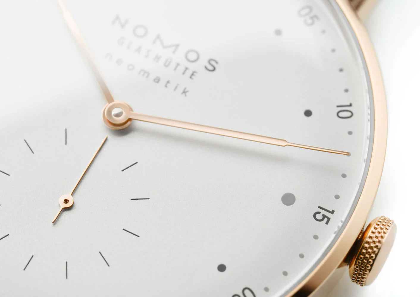 Nomos Glashutte Metro Neomatik 39 Rose Gold Sapphire Crystal Watch - Image 4