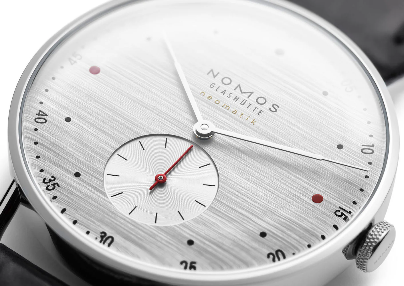 Nomos Glashutte Metro Neomatik 39 Silvercut Sapphire Crystal Watch - Image 4