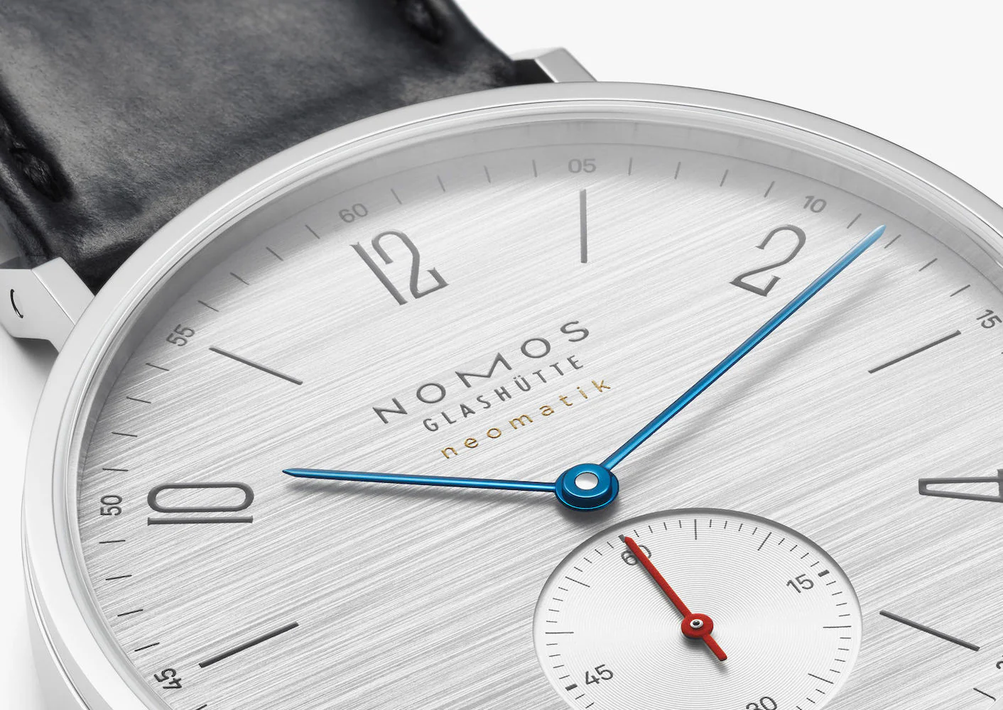 Nomos Glashutte Watch Tangente Neomatik 39 Silvercut Sapphire Crystal - Image 4