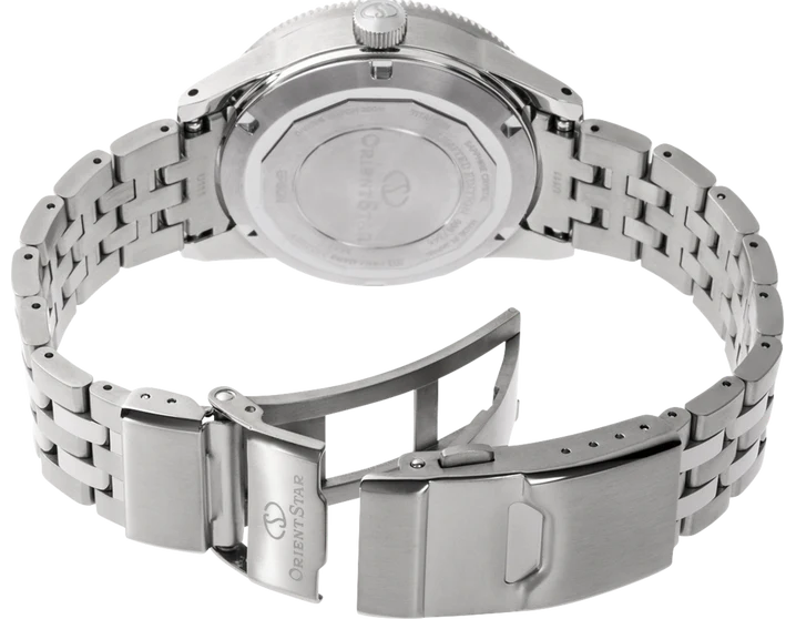 Orient Star M42 Diver 1964 V2 Titanium Watch - Image 4
