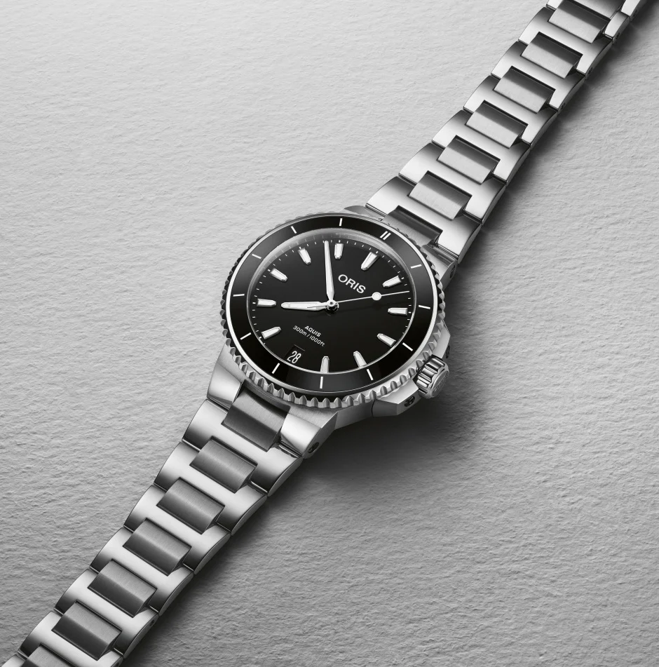 Oris Aquis Date 36.5mm Watch - Image 2