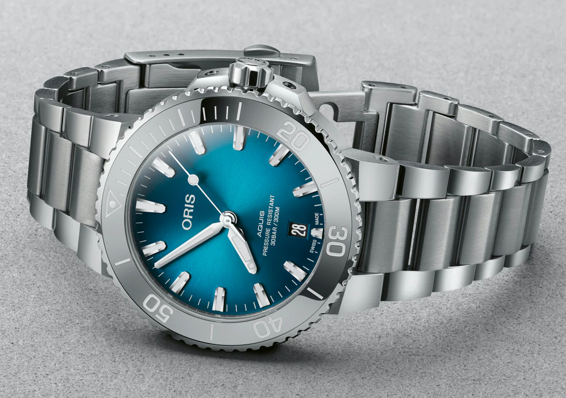 Oris Aquis Date Bracelet - Image 2