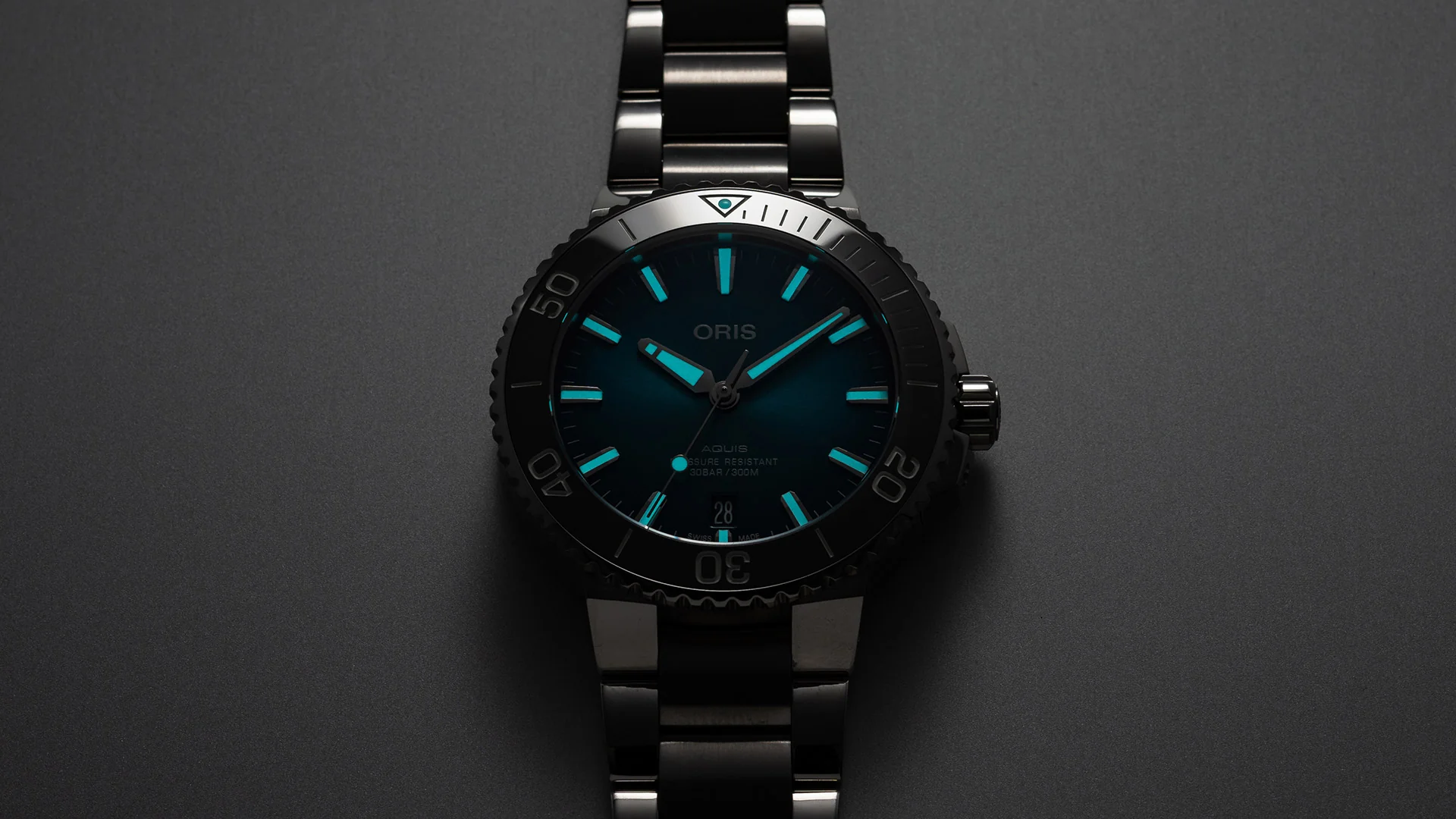 Oris Aquis Date Bracelet - Image 4