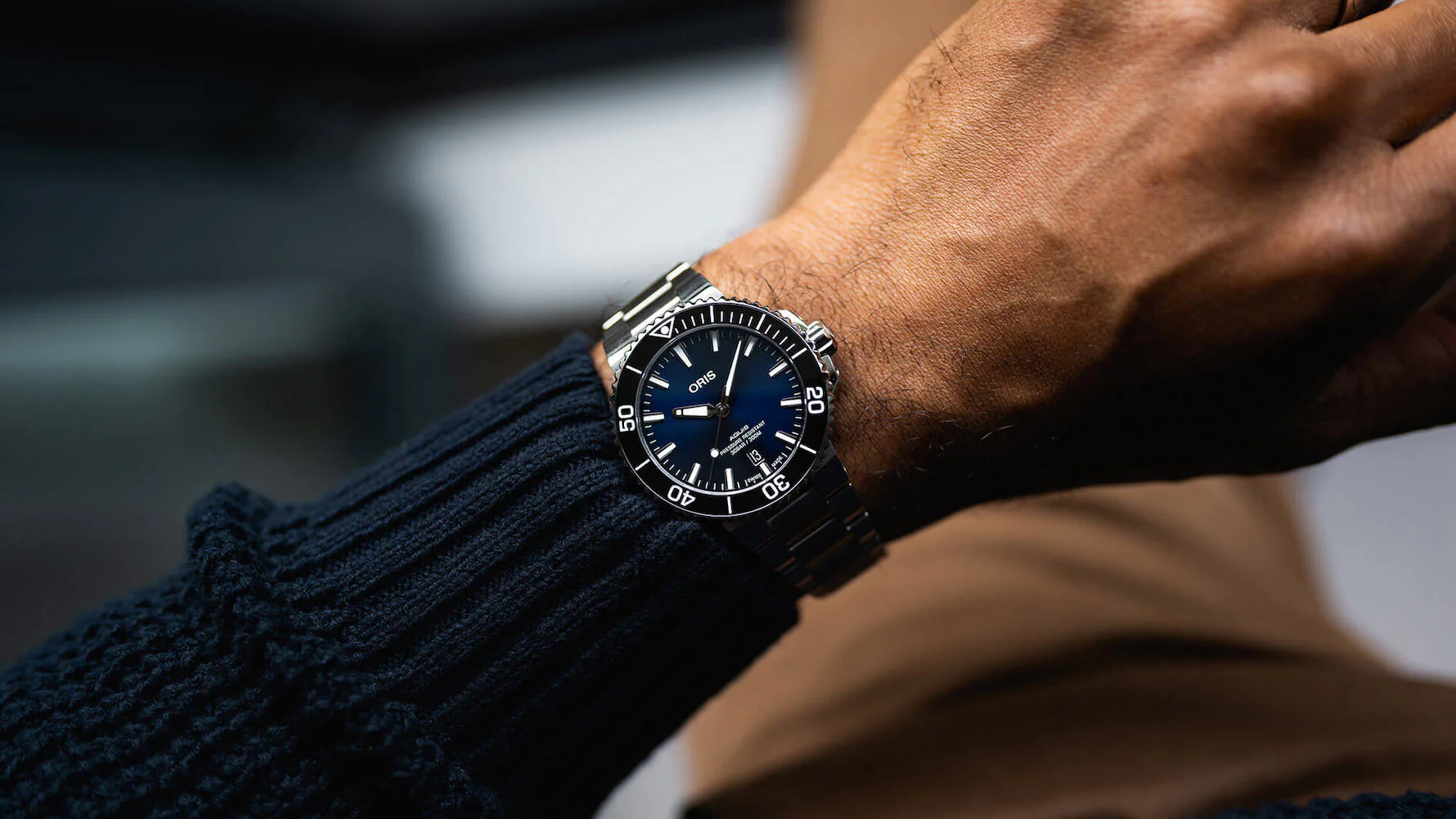 Oris Aquis Date Bracelet - Image 5
