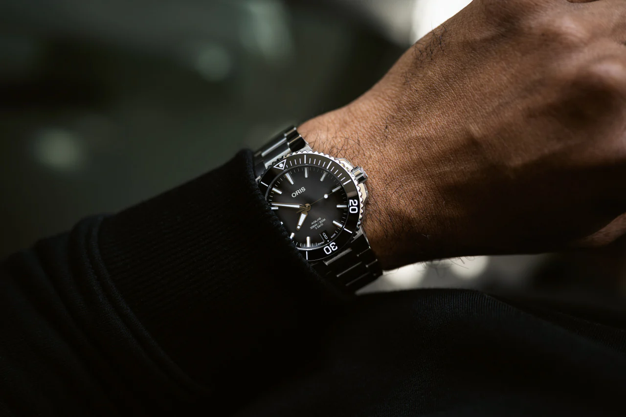 Oris Aquis Date Calibre 400 Anthracite Bracelet - Image 5