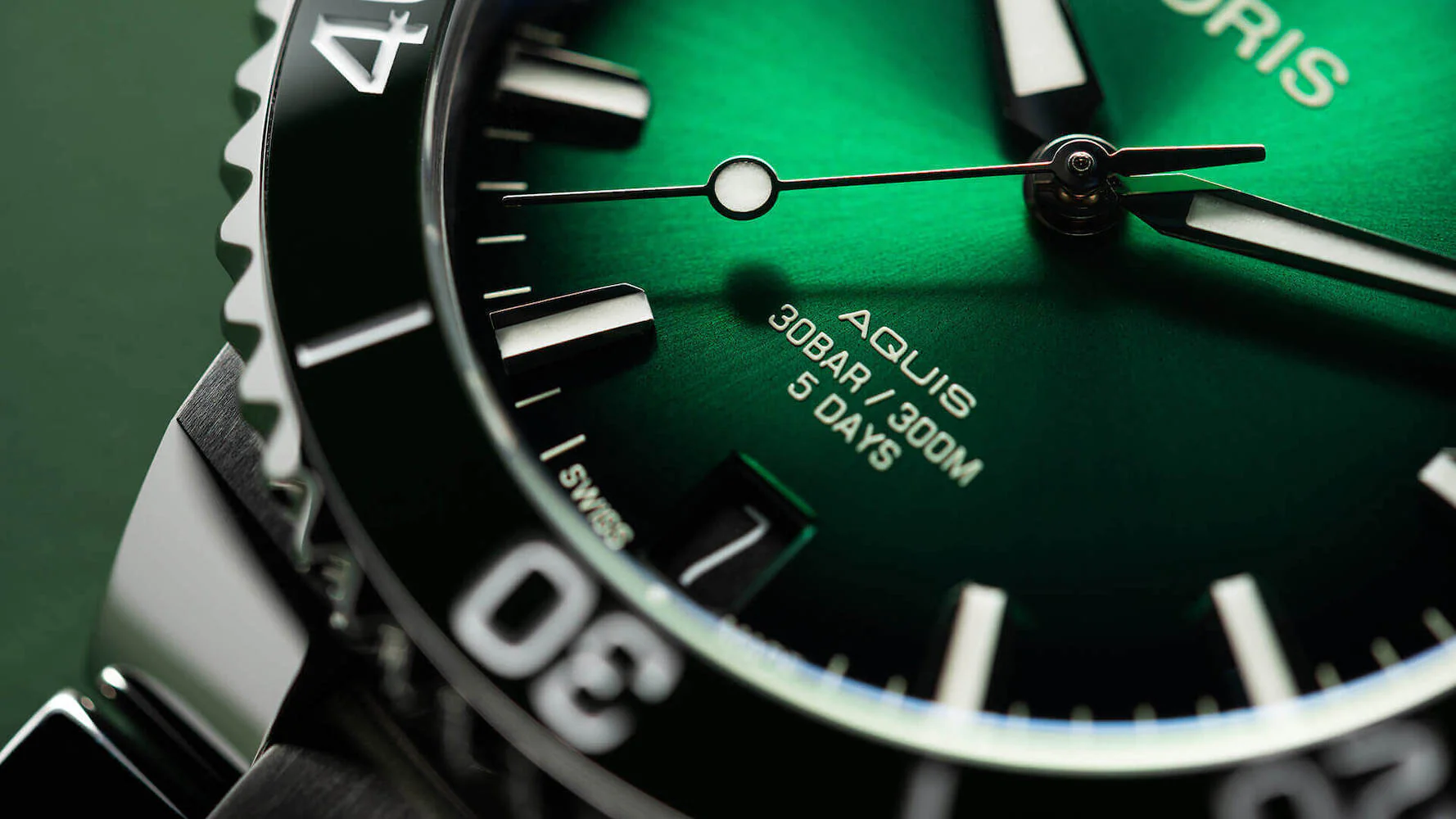 Oris Aquis Date Calibre 400 Green Rubber - Image 4