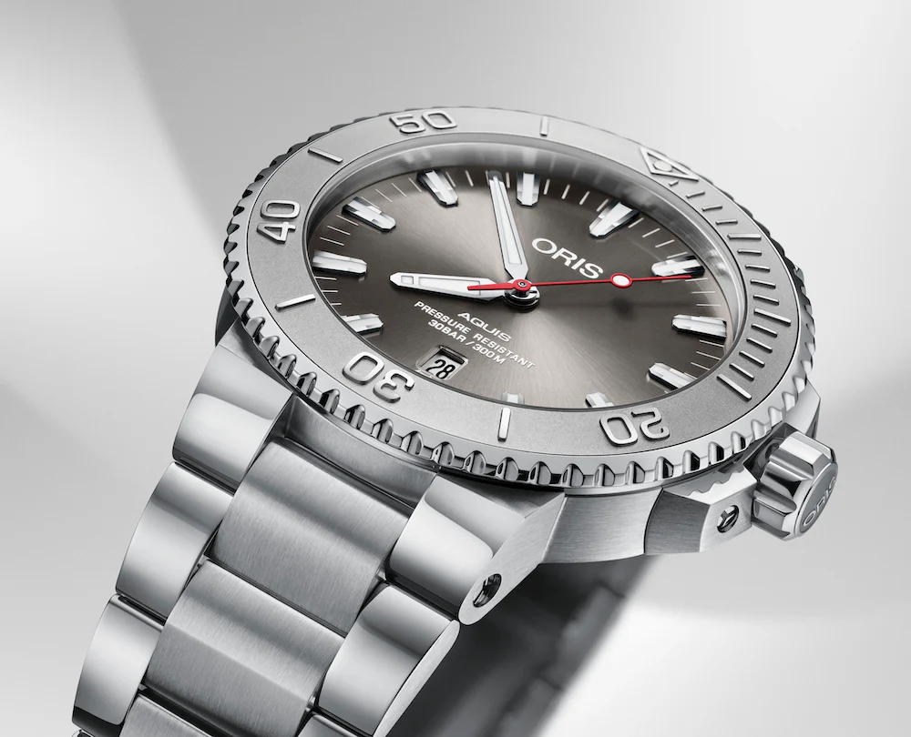 Oris Aquis Date Relief Bracelet - Image 2