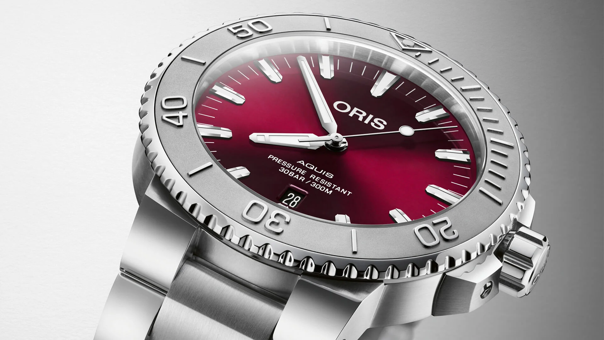 Oris Aquis Date Sunray Cherry Red 43.5 Bracelet - Image 2