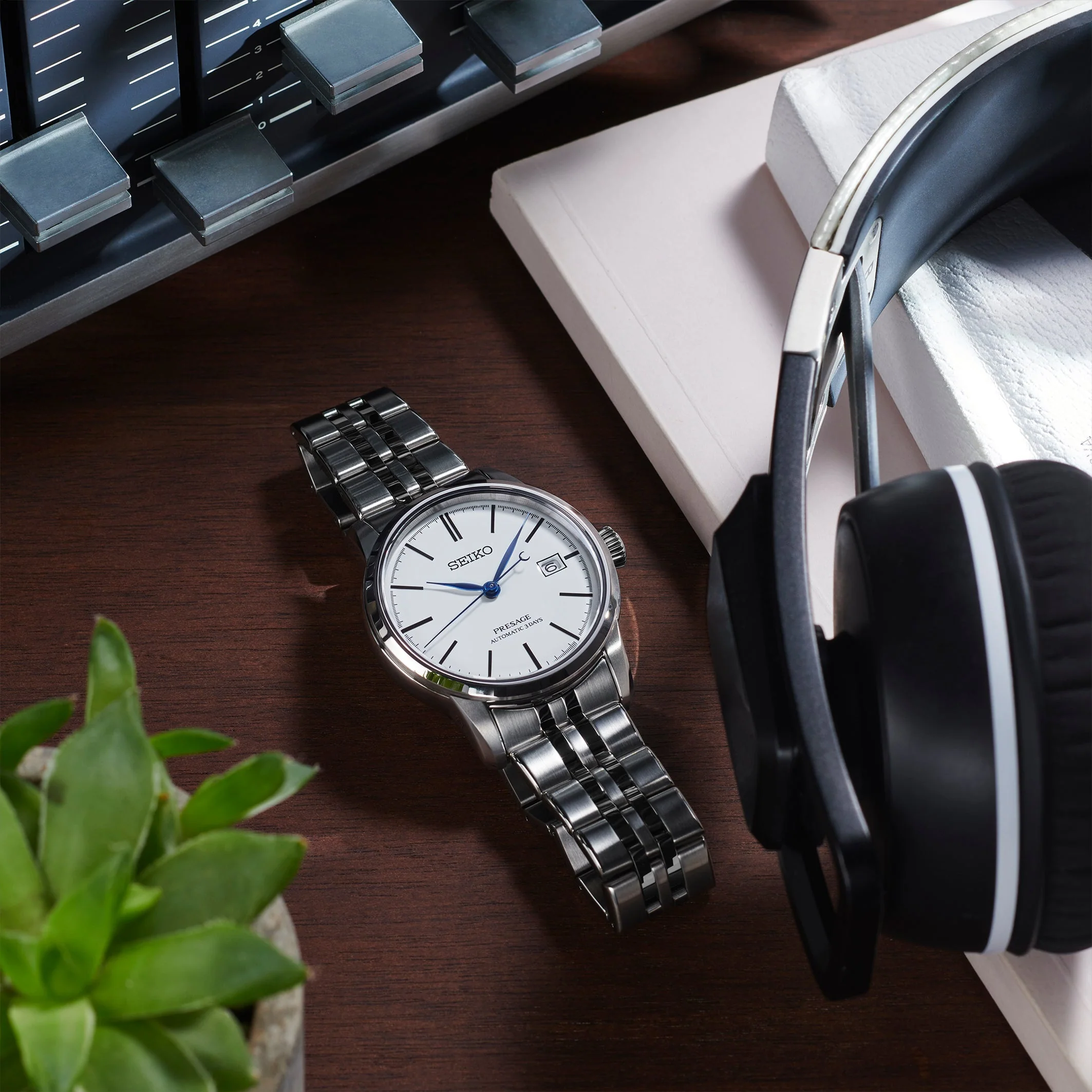 Seiko Presage Pure White Enamel Watch - Image 4