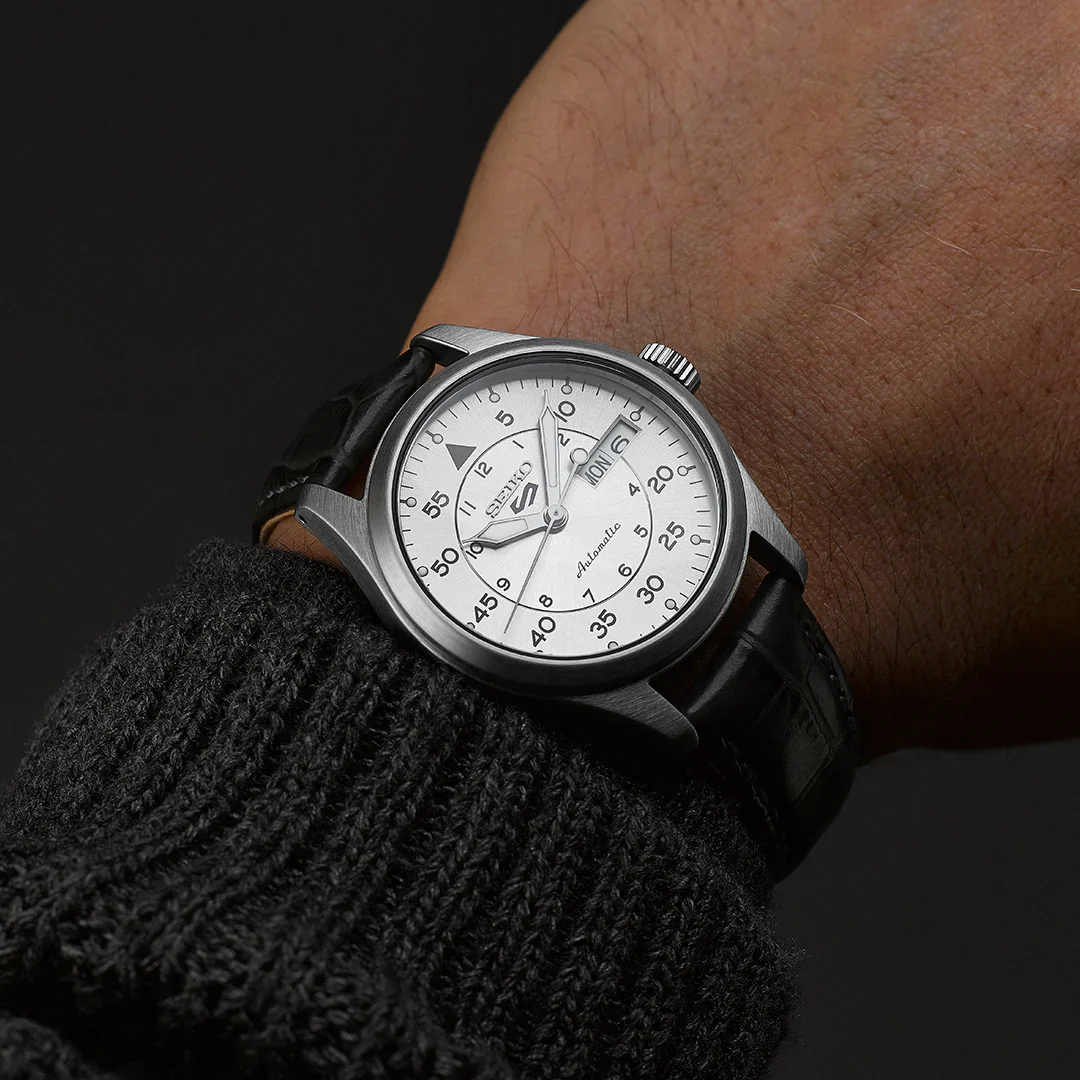 Seiko 5 Sports Champagne Flieger Suit Style Watch - Image 2