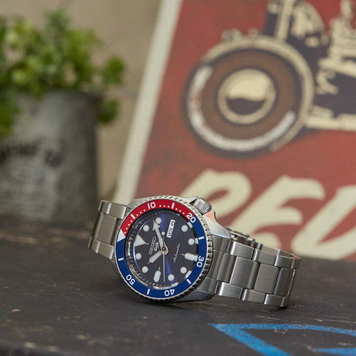 Seiko 5 Sports Mens Watch - Image 2