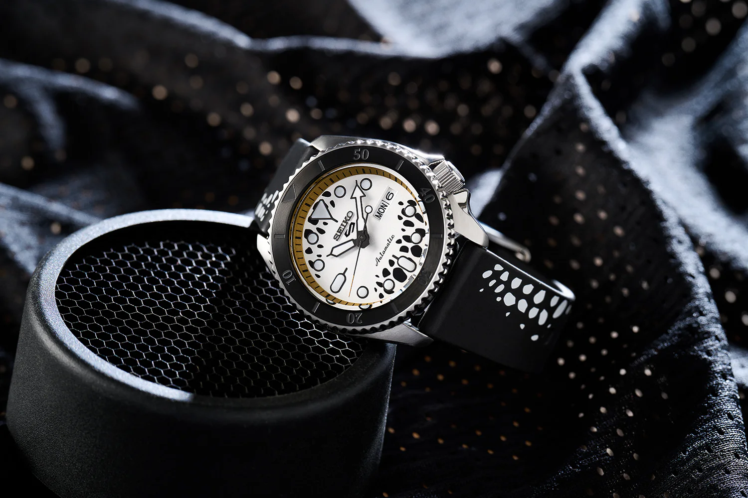Seiko Watch 5 Sports One Piece Trafalgar D. Water Law Limited Edition D - Image 8