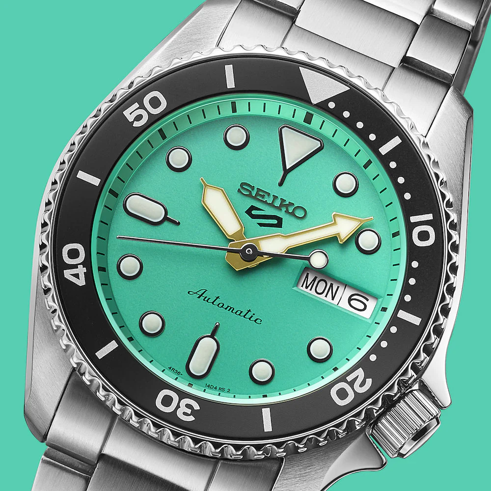 Seiko 5 Sports SKX Midi Teal Mens Watch - Image 3