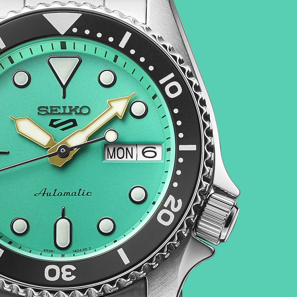 Seiko 5 Sports SKX Midi Teal Mens Watch - Image 4