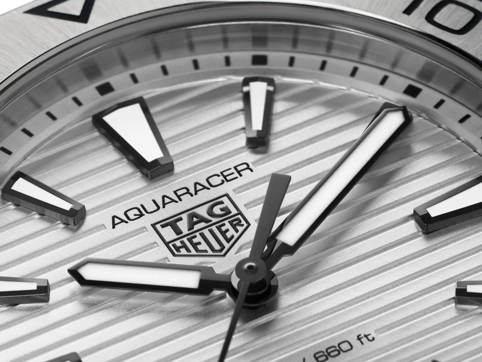 TAG Heuer Aquaracer Professional 200 D - Image 5