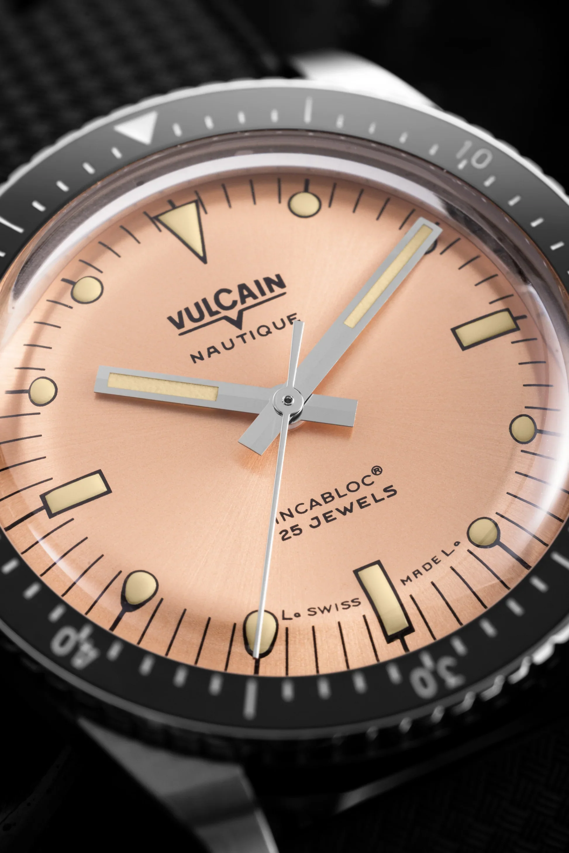 Vulcain Skindiver Nautique Salmon Rubber Limited Edition Watch - Image 2