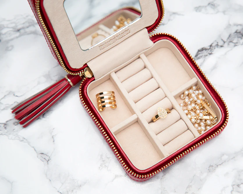 WOLF Jewellery Case Caroline Zip Travel Red - Image 3